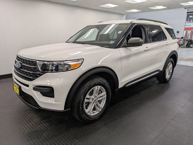 Certified 2023 Ford Explorer XLT image 1