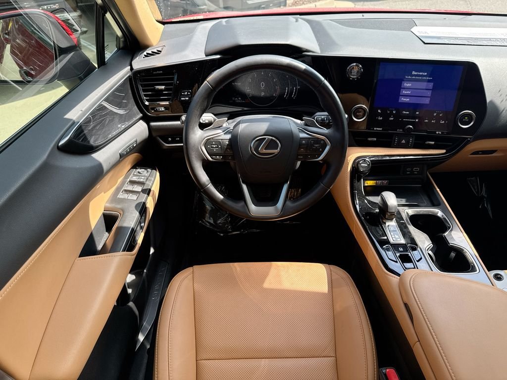 Used 2025 Lexus NX 250 FWD w/ Towing Package (2000 Lbs) image 11