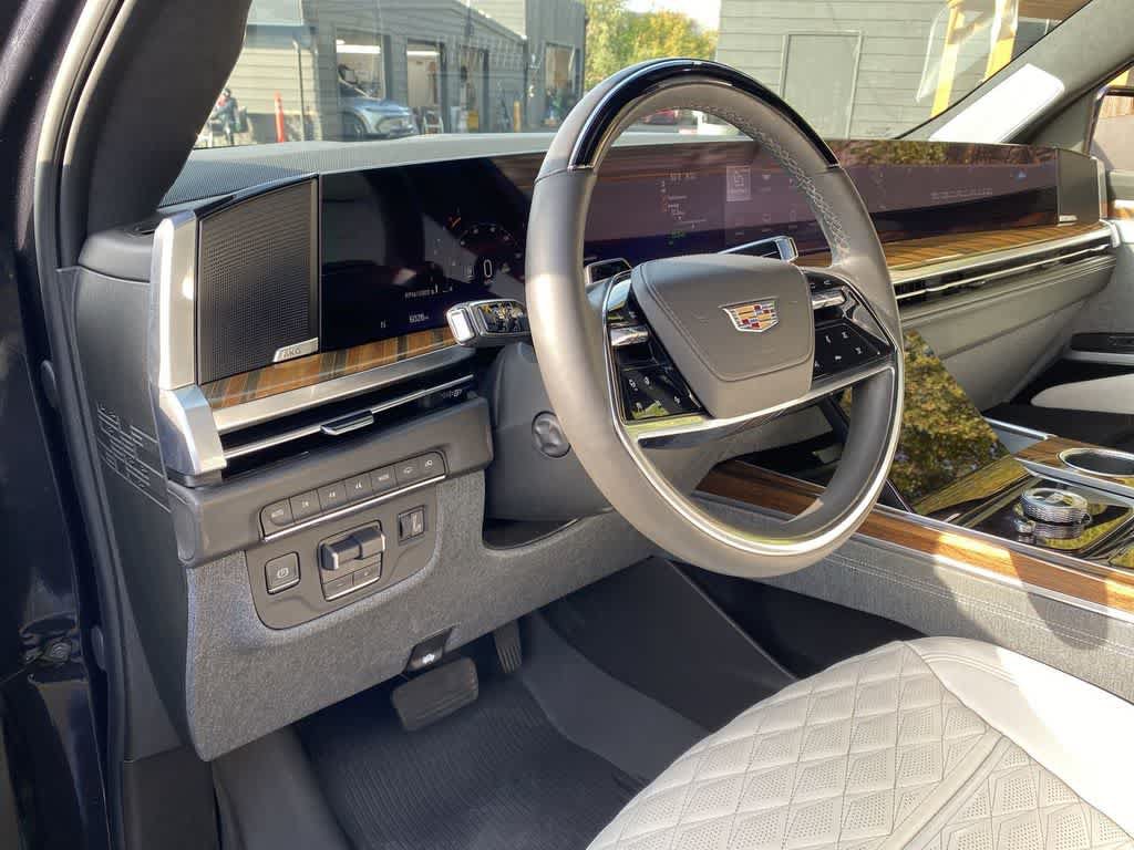 Used 2025 Cadillac Escalade Premium Luxury Platinum w/ LPO, Floor Liner Package AWD/4WD image 2
