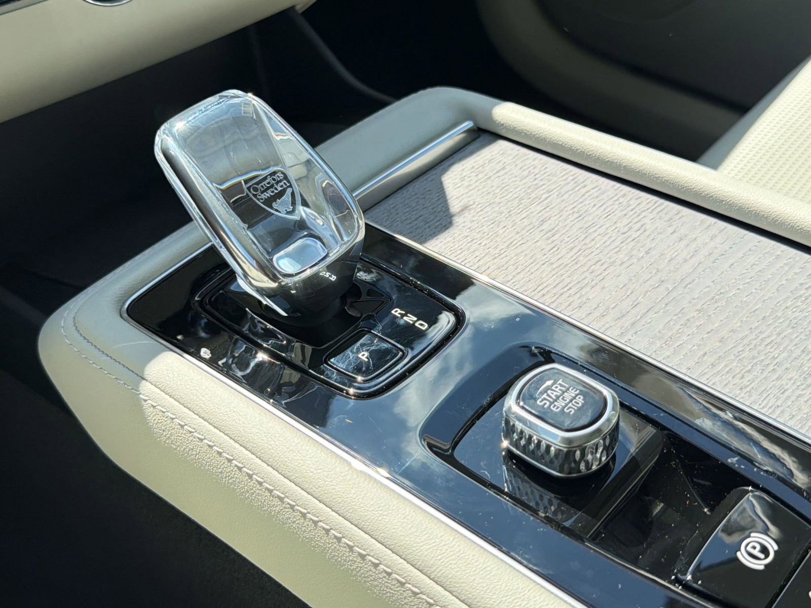 New 2026 Volvo XC90 B6 Ultra w/ Protection Package image 18