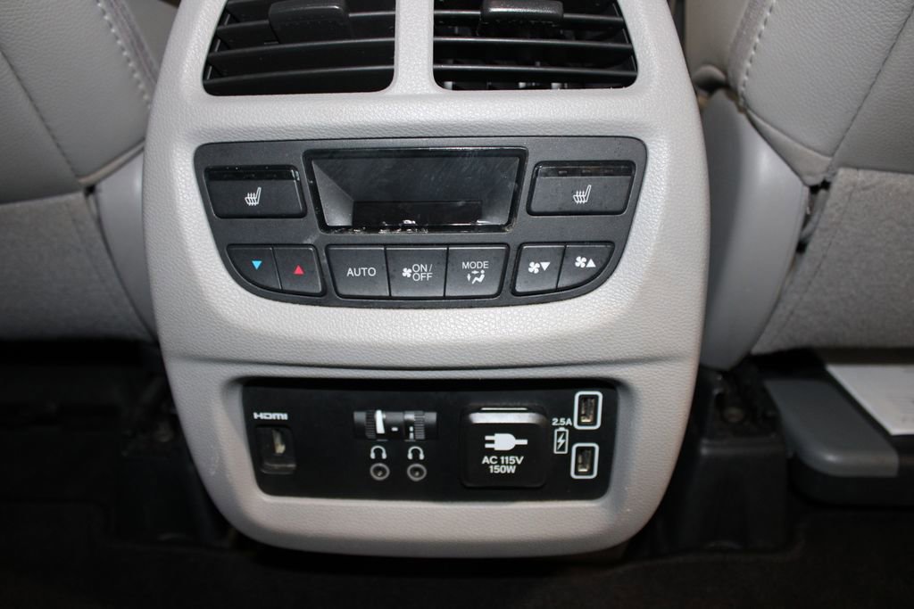 Used 2020 Honda Pilot Touring image 32
