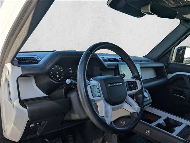 Used 2025 Land Rover Defender 110 X-Dynamic SE AWD/4WD image 9