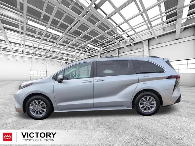 Certified 2025 Toyota Sienna XLE FWD image 7