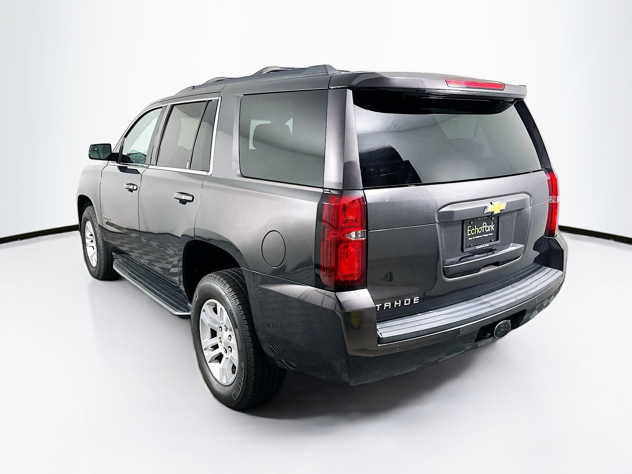 Used 2018 Chevrolet Tahoe LS w/ Enhanced Driver Alert Package RWD image 5