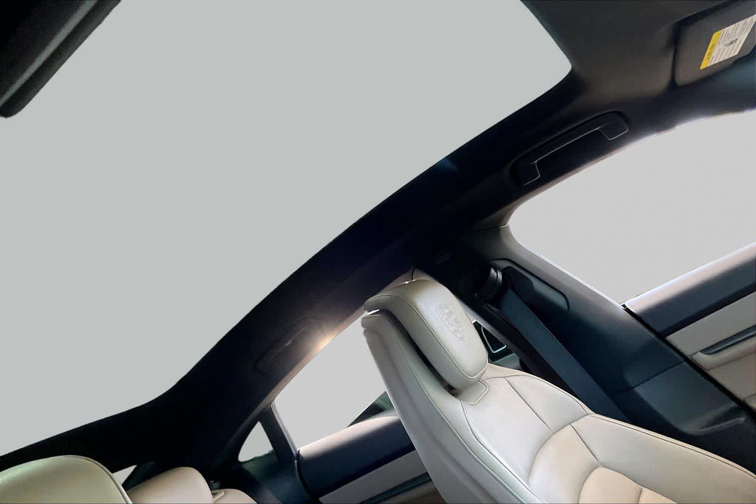 Used 2025 Porsche Taycan RWD image 12