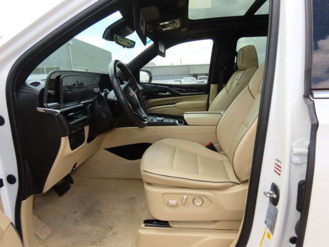 Used 2023 Cadillac Escalade ESV Premium Luxury image 25