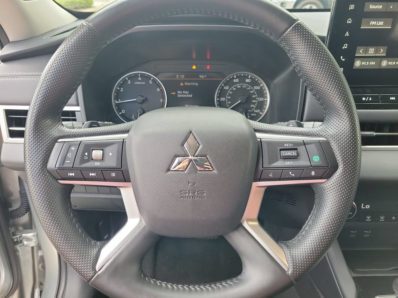 Used 2025 Mitsubishi Outlander SE FWD image 18