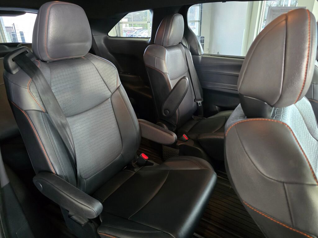 Used 2021 Toyota Sienna XSE image 40