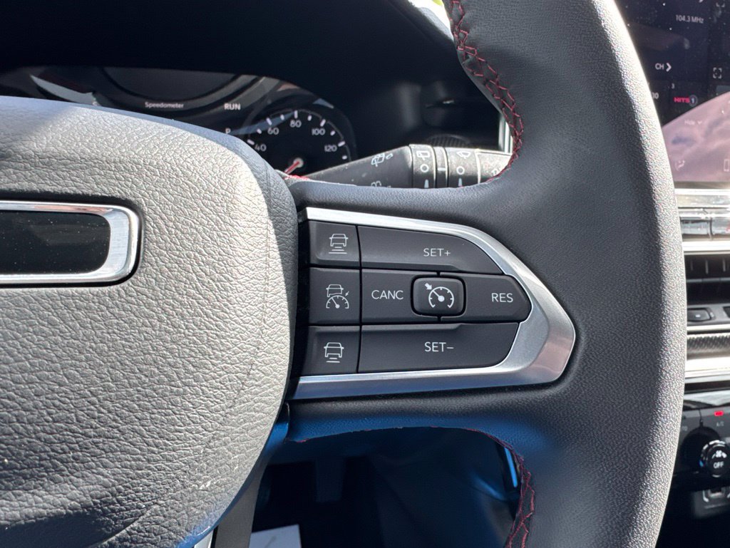 Used 2025 Jeep Compass Trailhawk AWD/4WD image 6