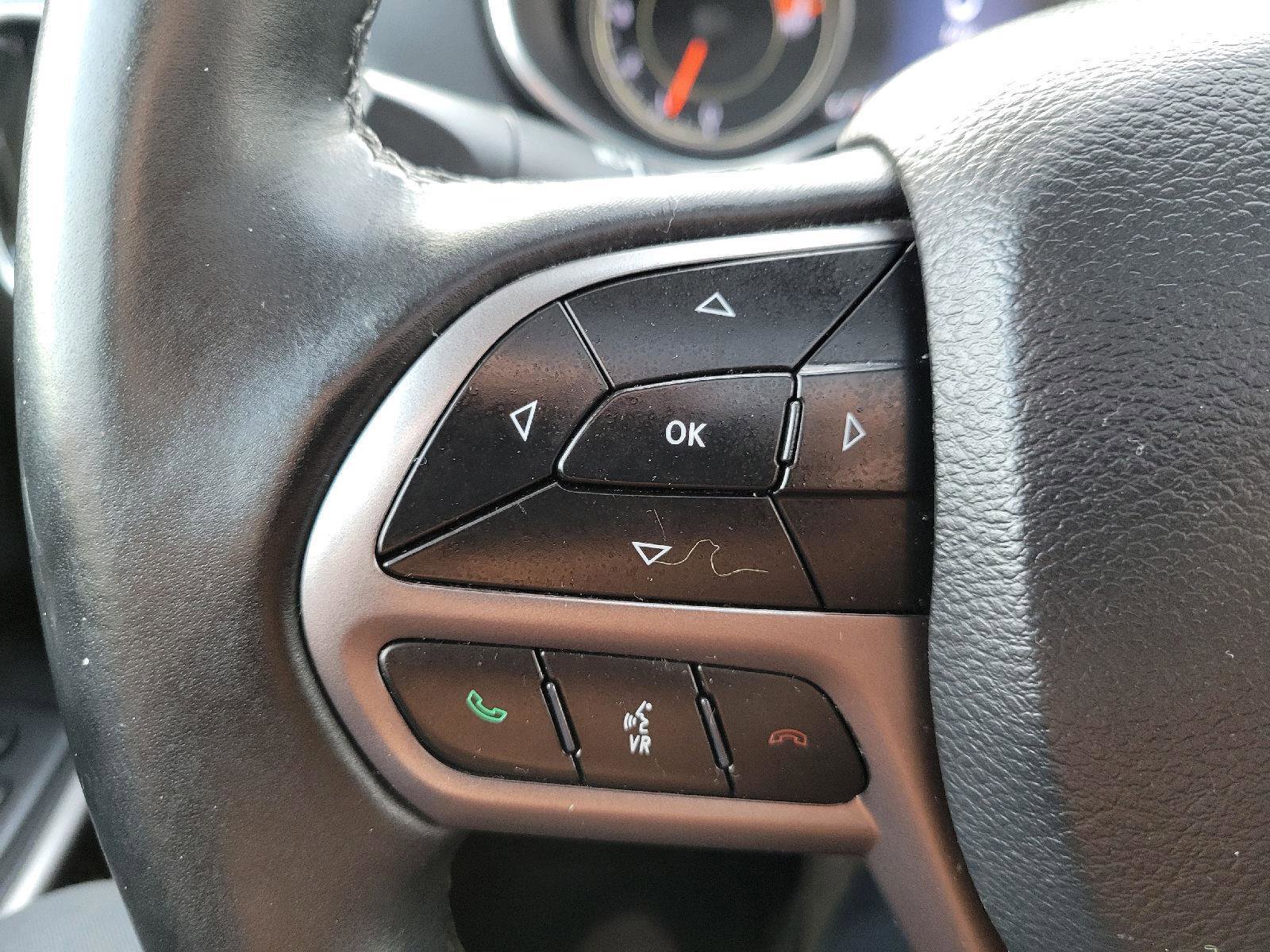 Used 2019 Jeep Cherokee Limited image 17