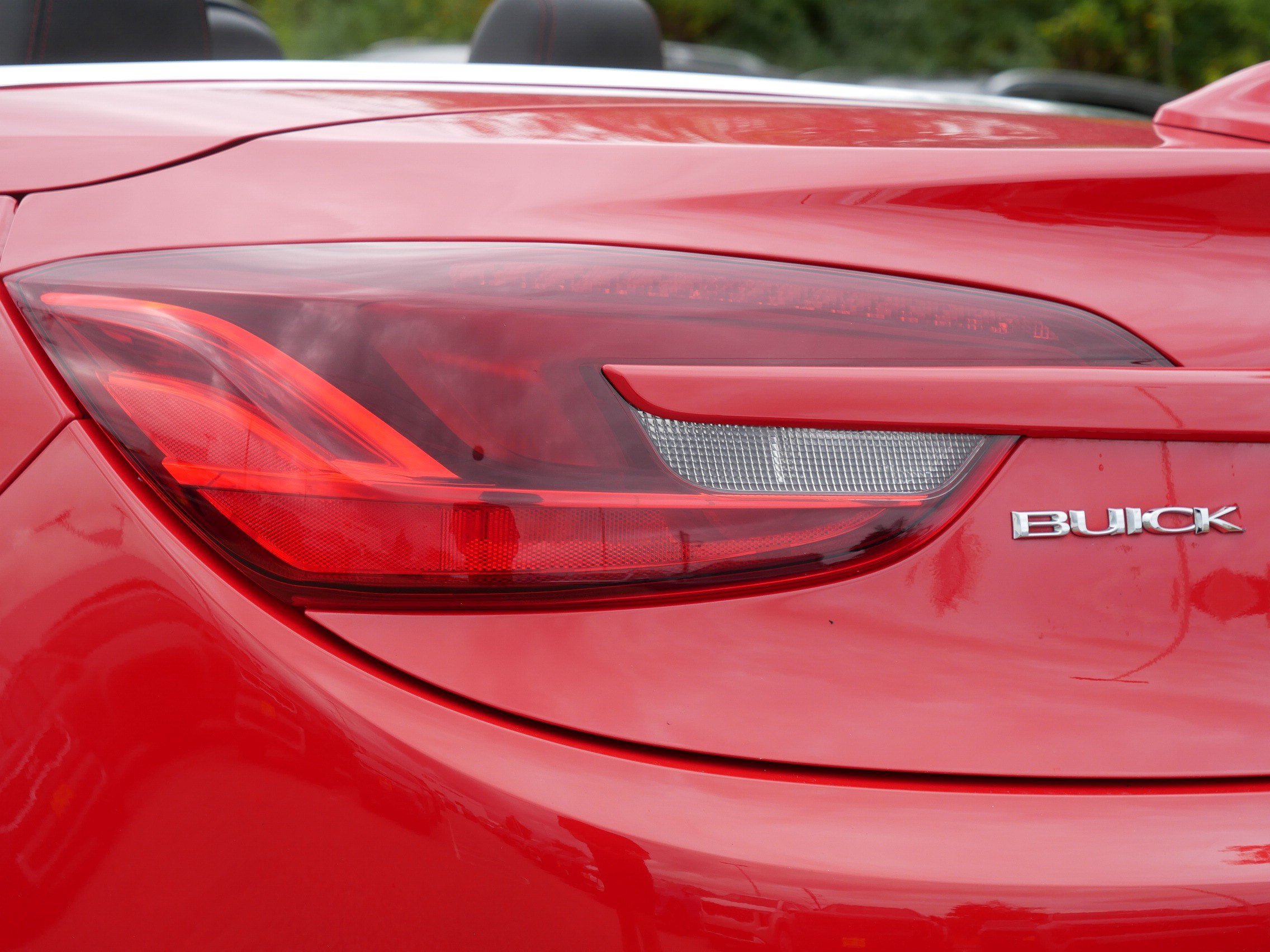 Used 2018 Buick Cascada Sport Touring w/ Dark Effects Package FWD image 17