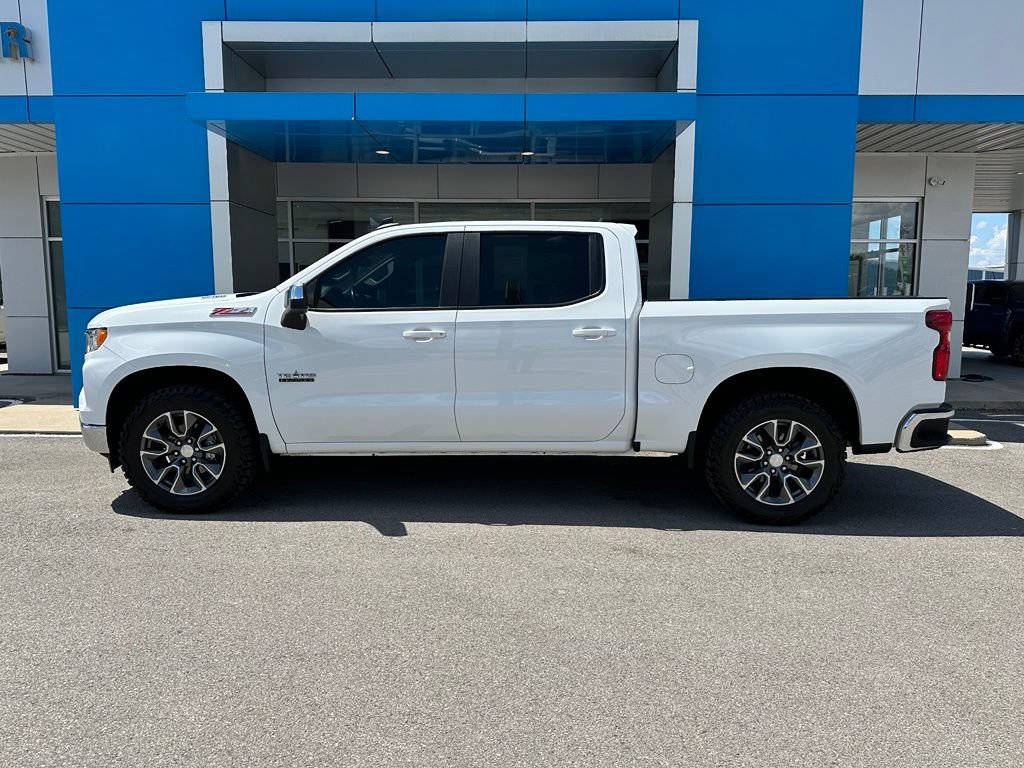 Used 2023 Chevrolet Silverado 1500 LT AWD/4WD image 4
