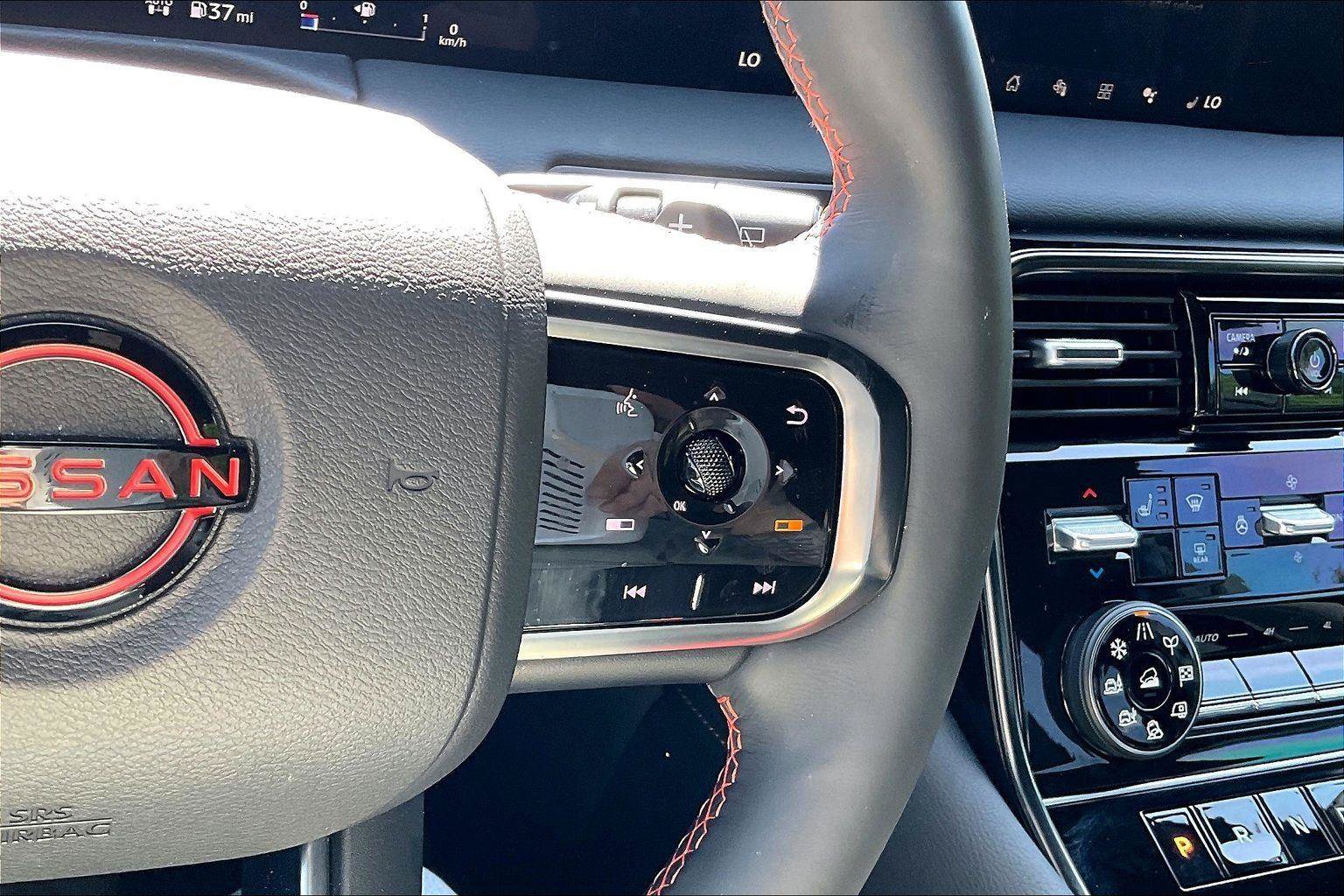 Certified 2025 Nissan Armada PRO-4X AWD/4WD image 19