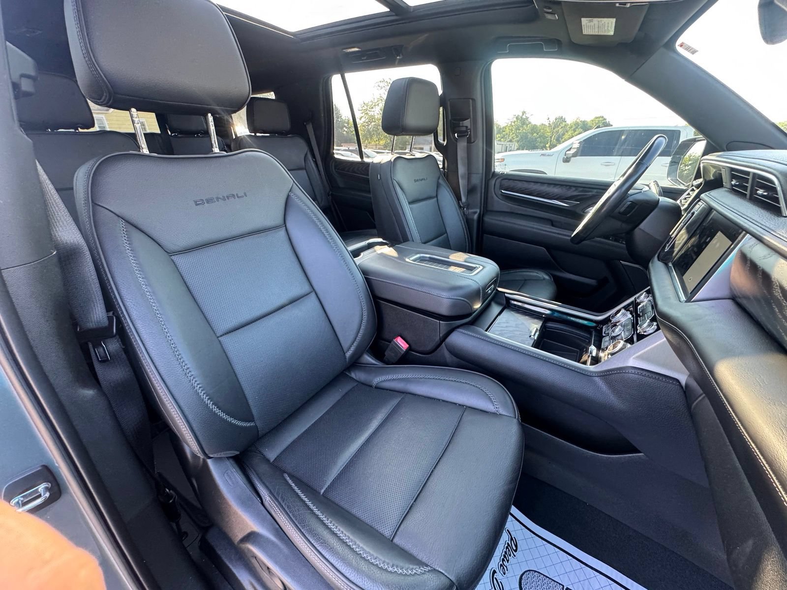 Used 2022 GMC Yukon Denali w/ Max Trailering Package AWD/4WD image 34