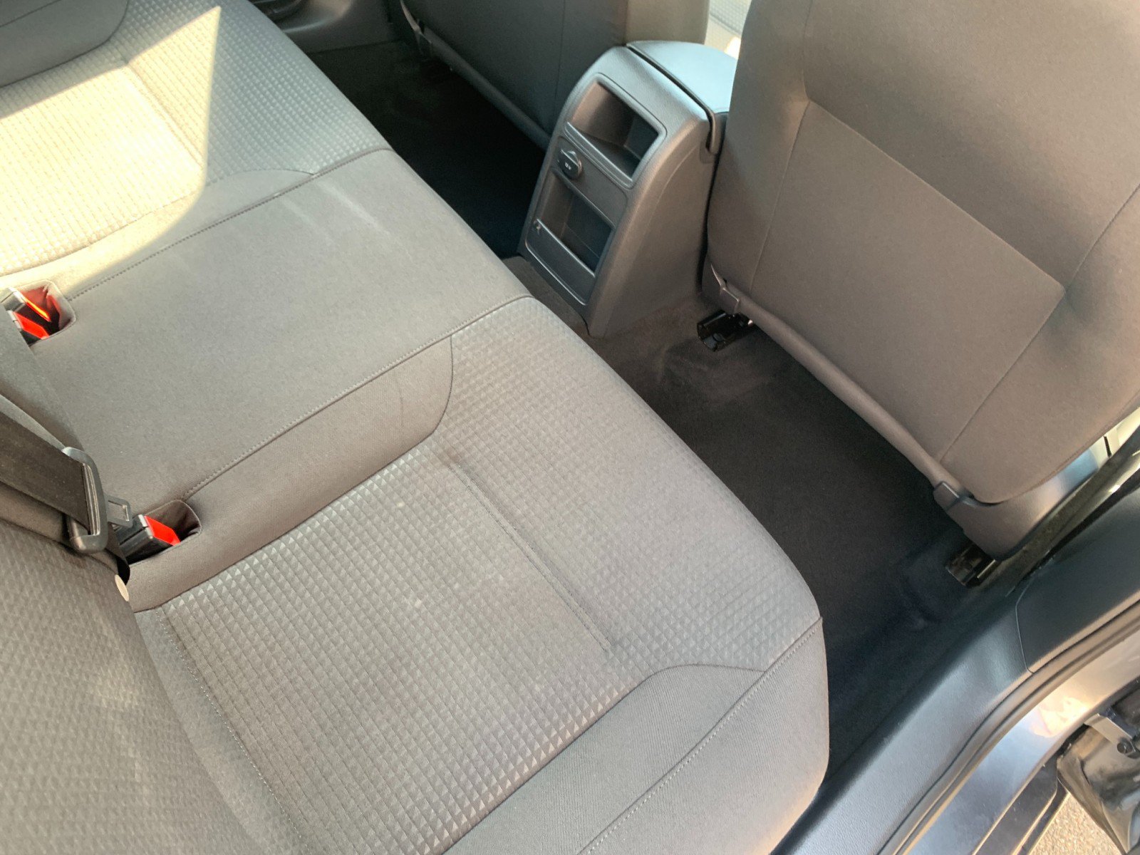 Used 2015 Volkswagen Jetta SE FWD image 30