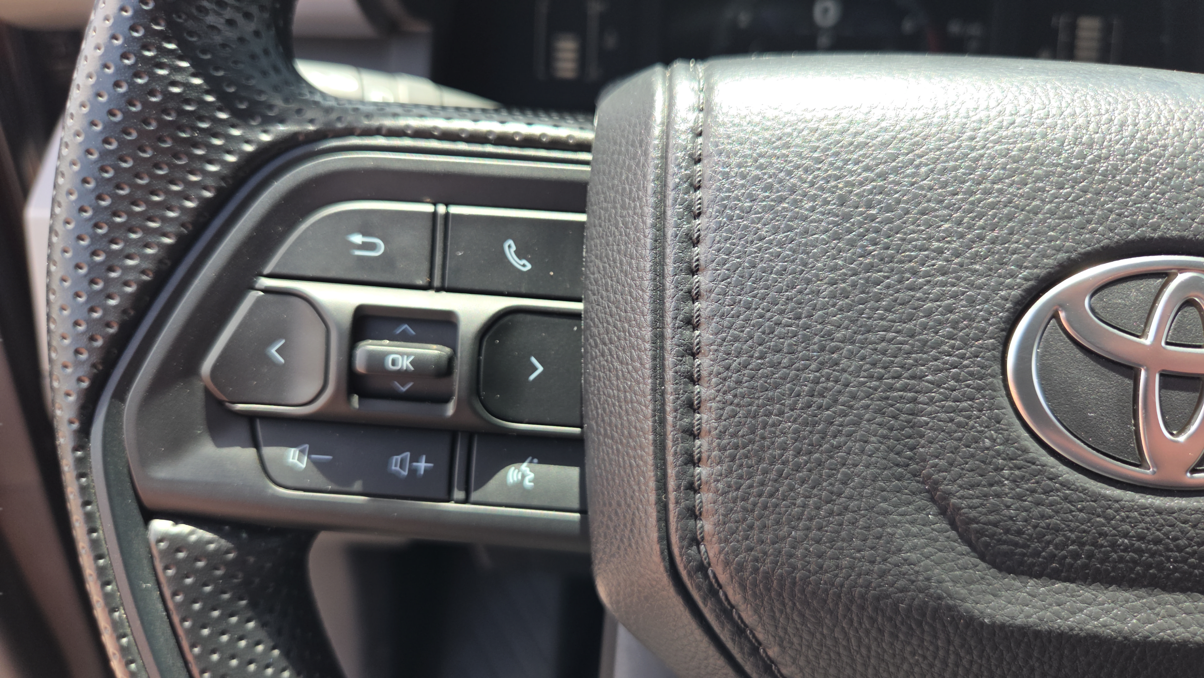 Certified 2026 Toyota Tacoma SR5 AWD/4WD image 17