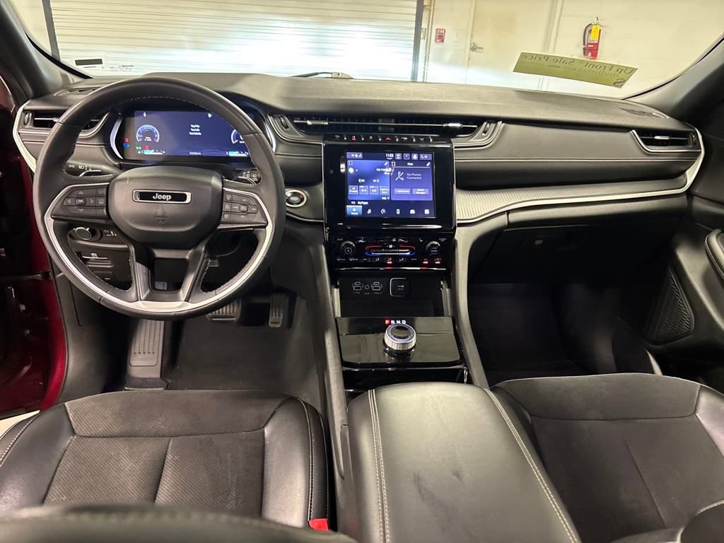 Used 2023 Jeep Grand Cherokee Altitude image 26