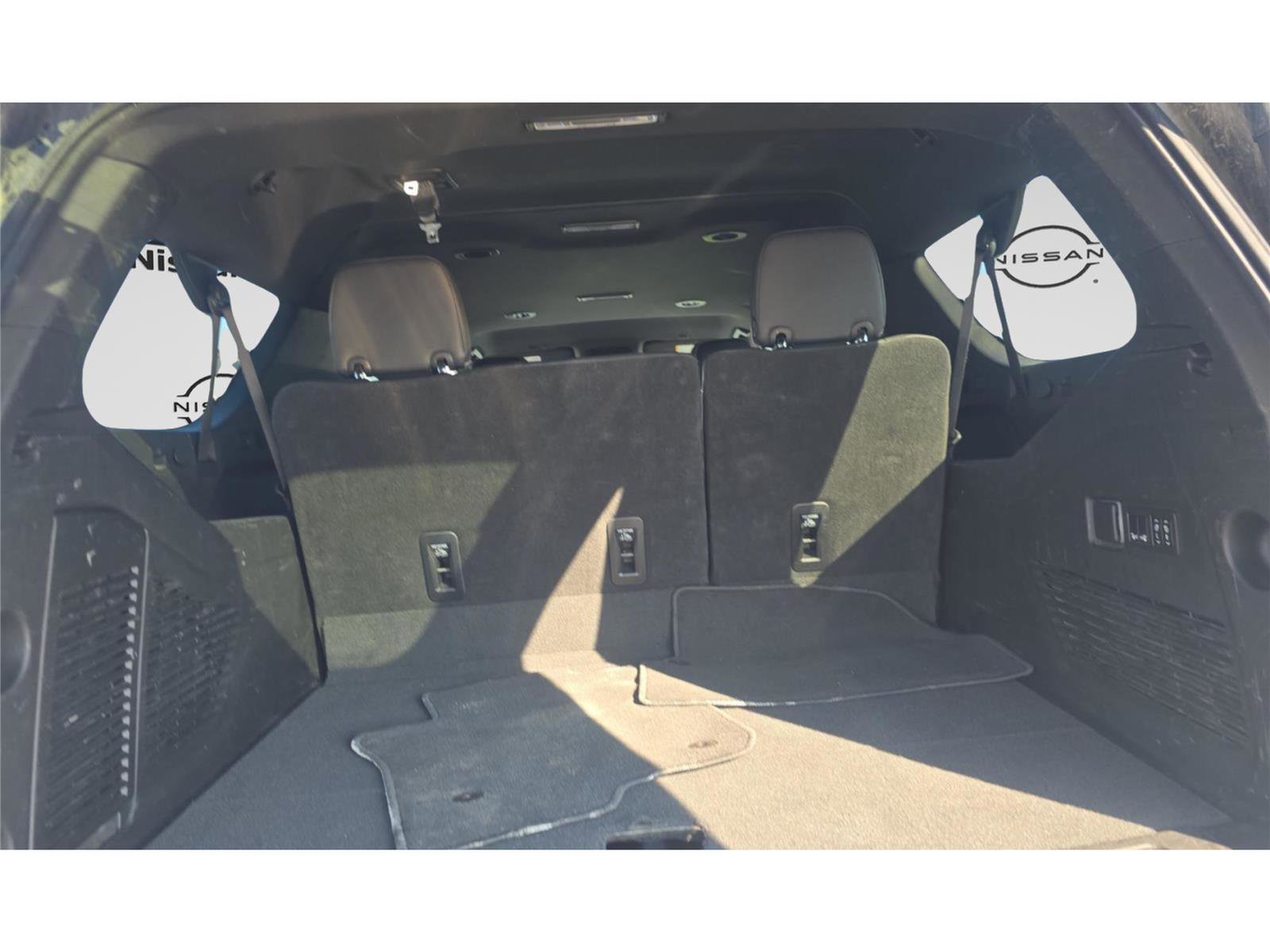 Used 2023 Chevrolet Suburban Premier image 18