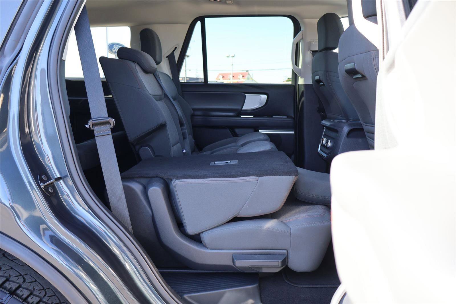 Certified 2025 Ford Expedition Active image 37