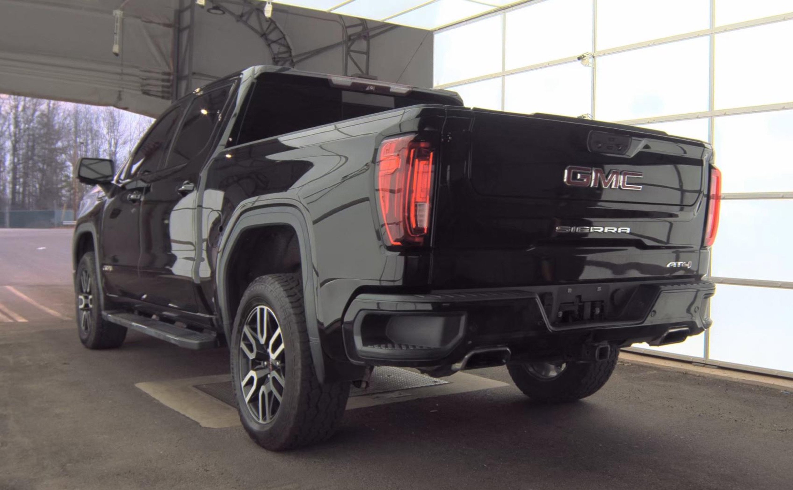 Used 2019 GMC Sierra 1500 AT4 w/ AT4 Premium Package image 5