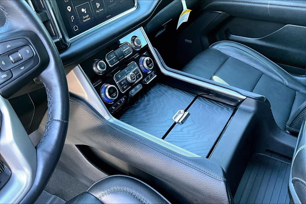 Used 2024 GMC Yukon Denali w/ Advanced Technology Package AWD/4WD image 15