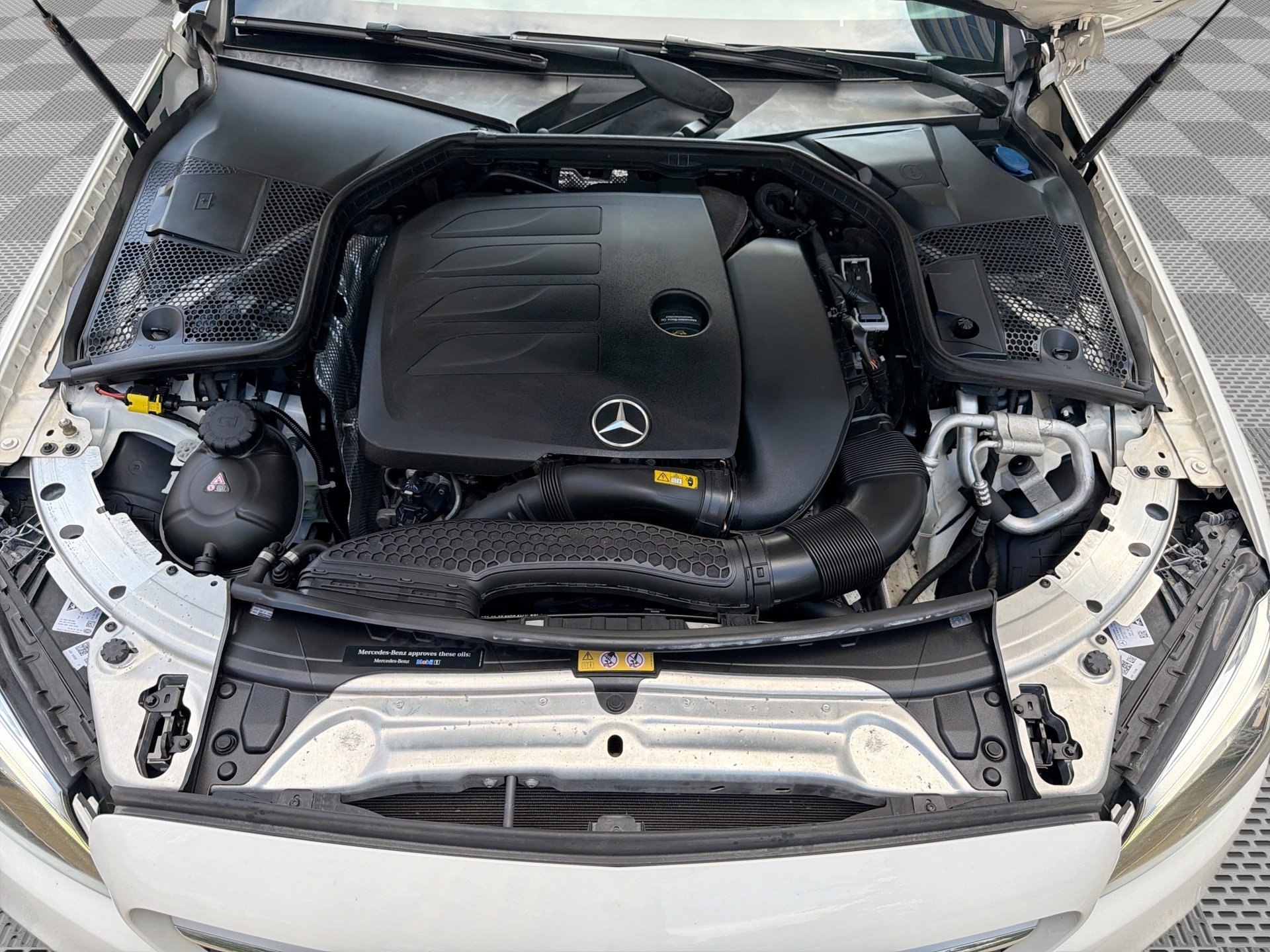 Used 2019 Mercedes-Benz C 300 4MATIC Coupe image 18
