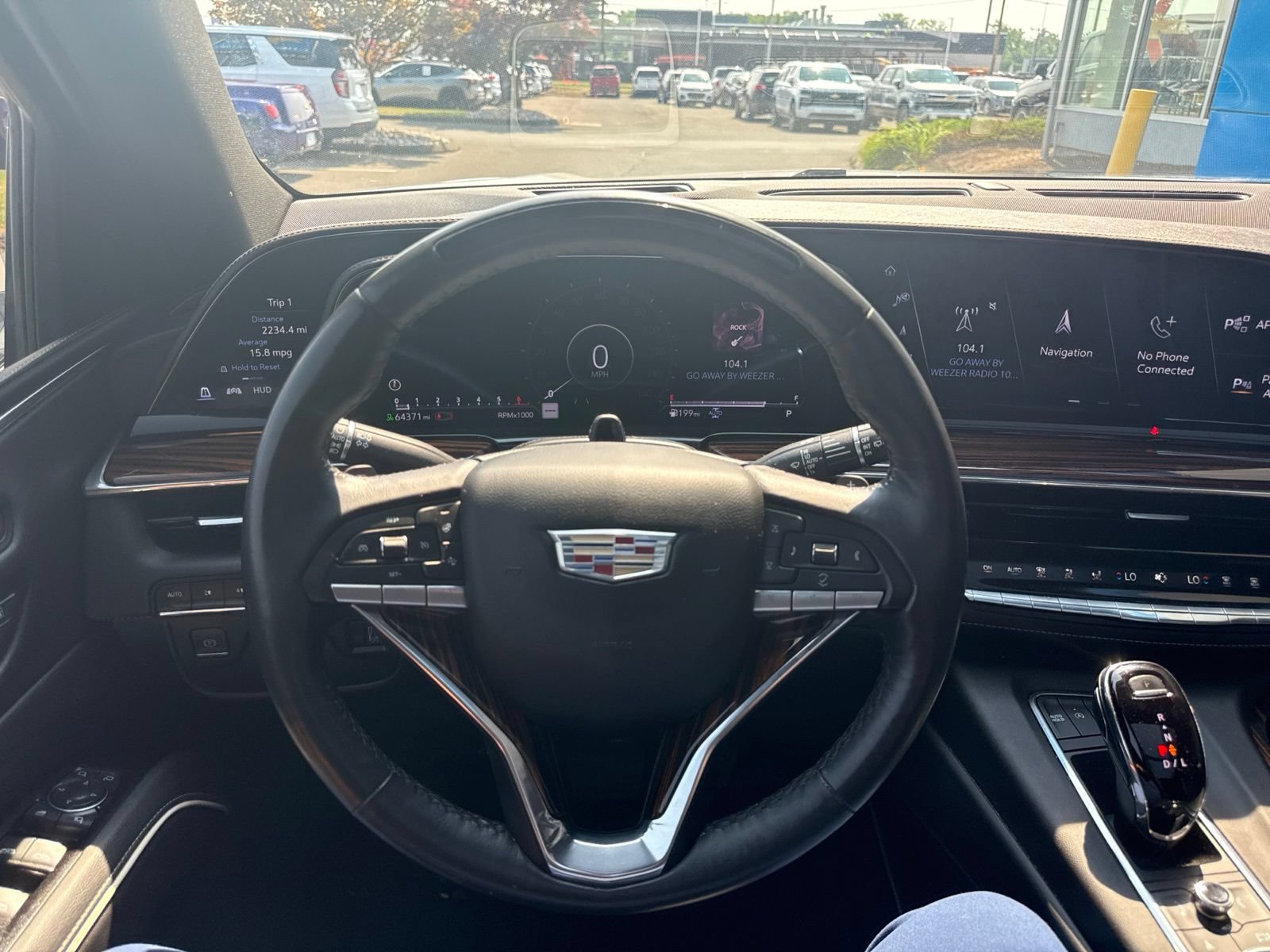 Used 2023 Cadillac Escalade Premium Luxury AWD/4WD image 25