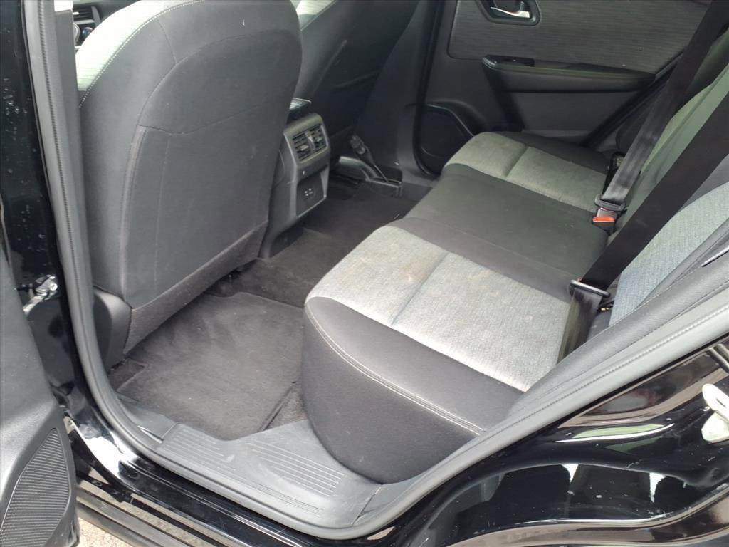 Used 2023 Nissan Rogue SV image 8