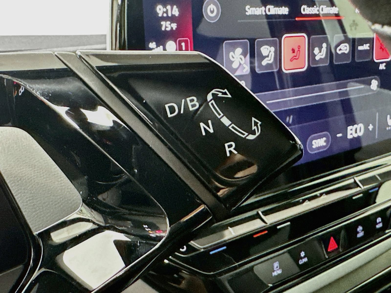 Certified 2023 Volkswagen ID.4 Pro AWD/4WD image 27