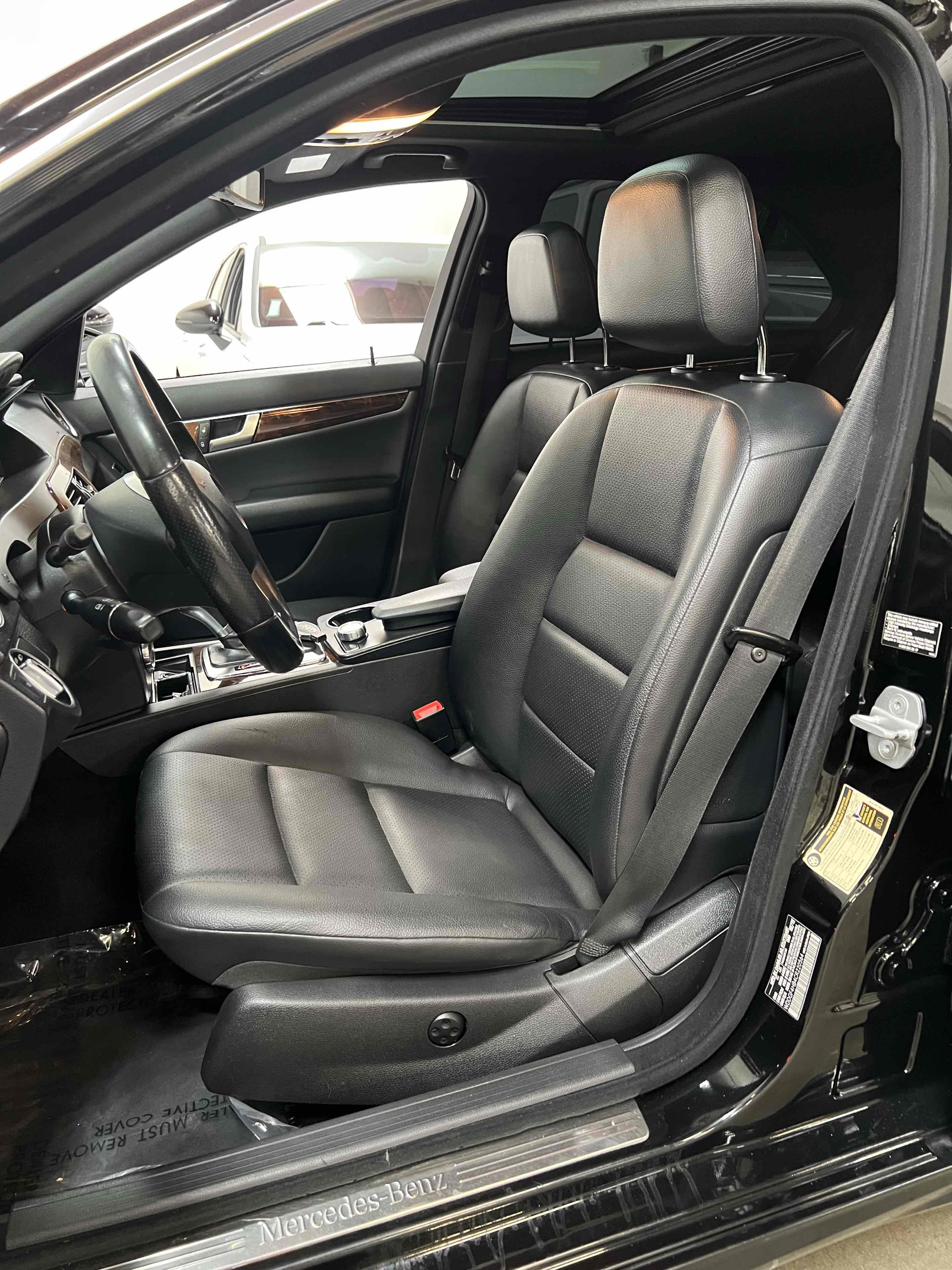 Used 2012 Mercedes-Benz C 250 Sedan image 32