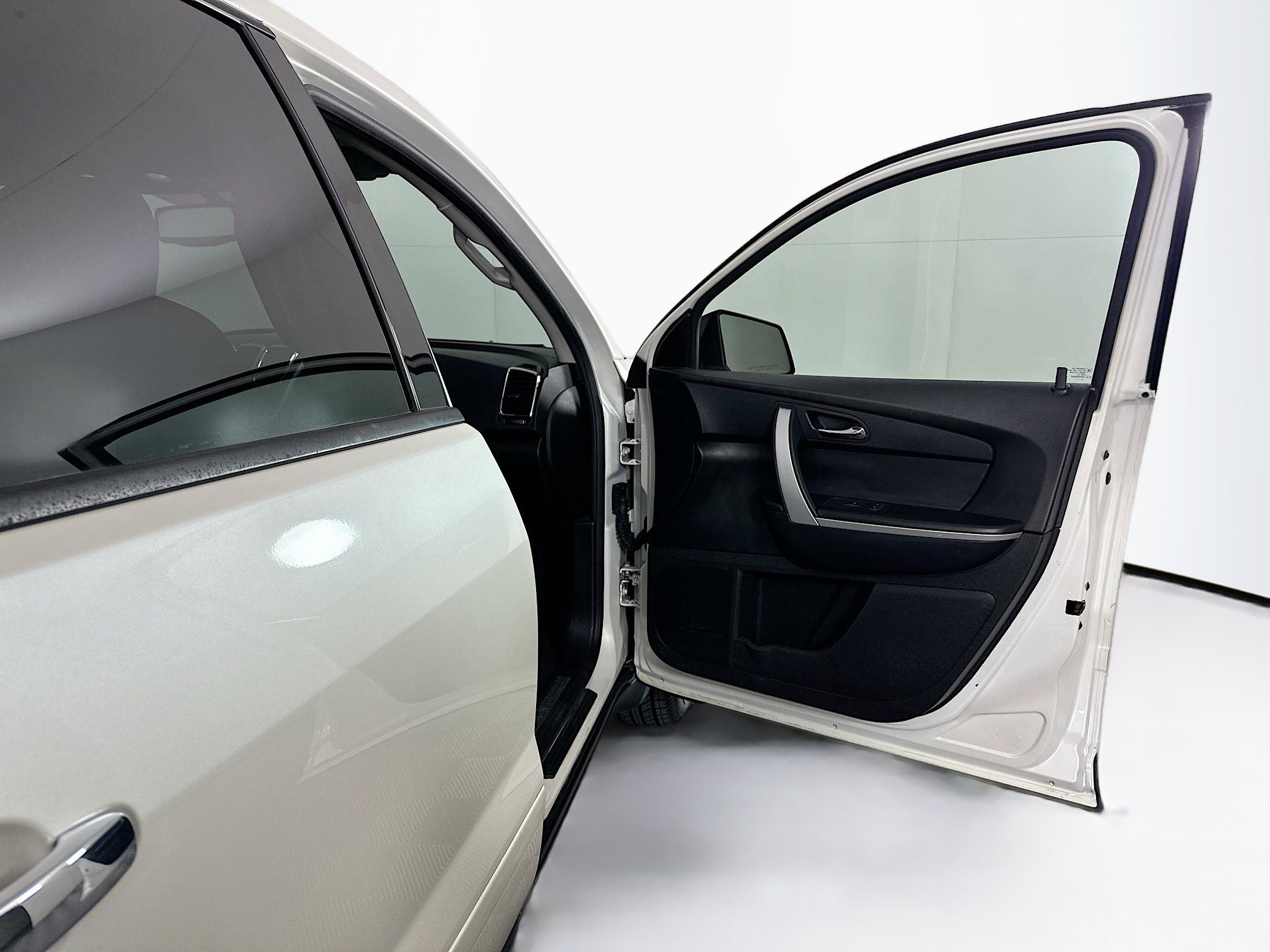 Used 2012 GMC Acadia SLE image 34