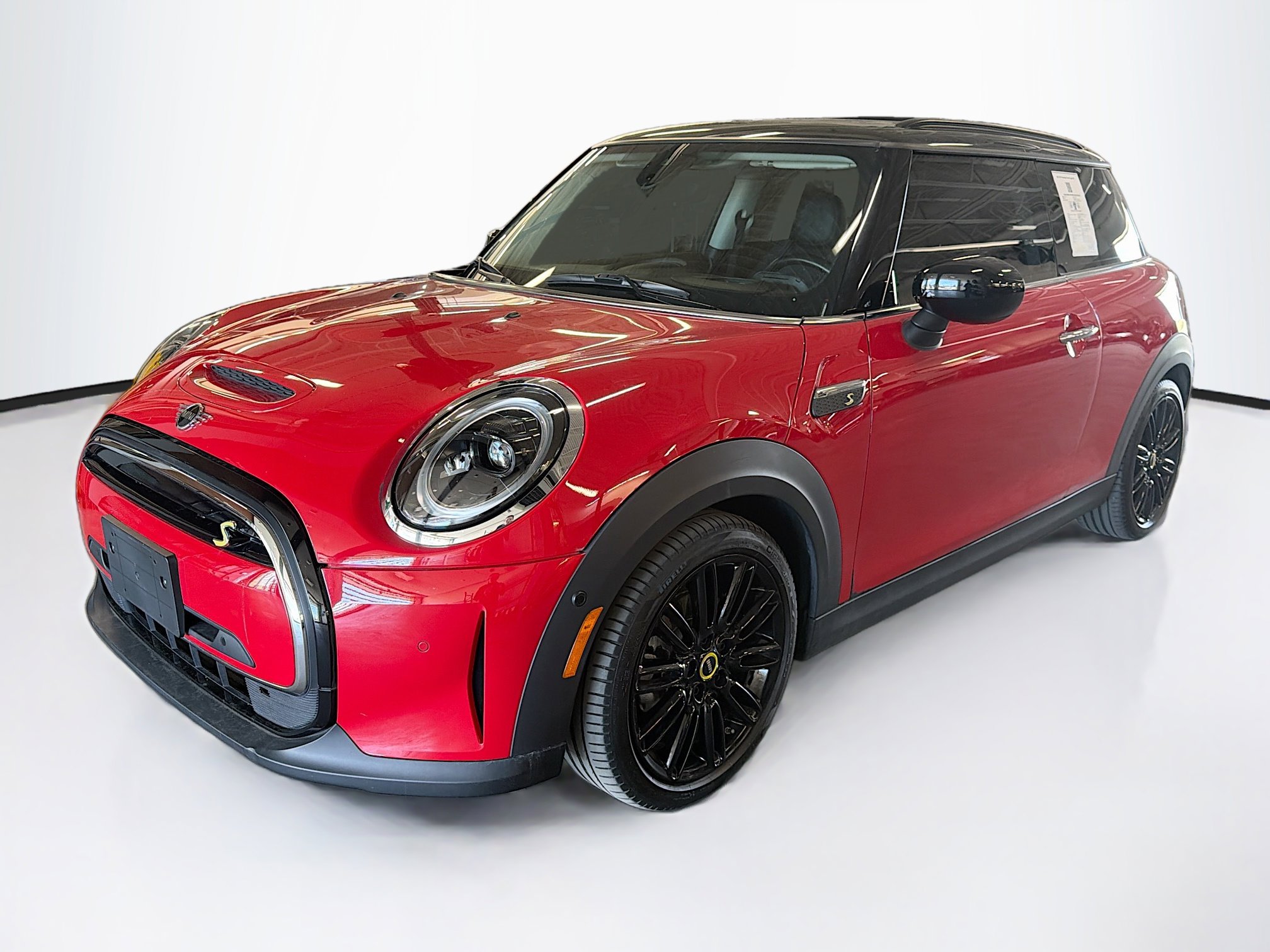 Used 2022 MINI Cooper SE w/ Driver Assistance Package FWD image 3