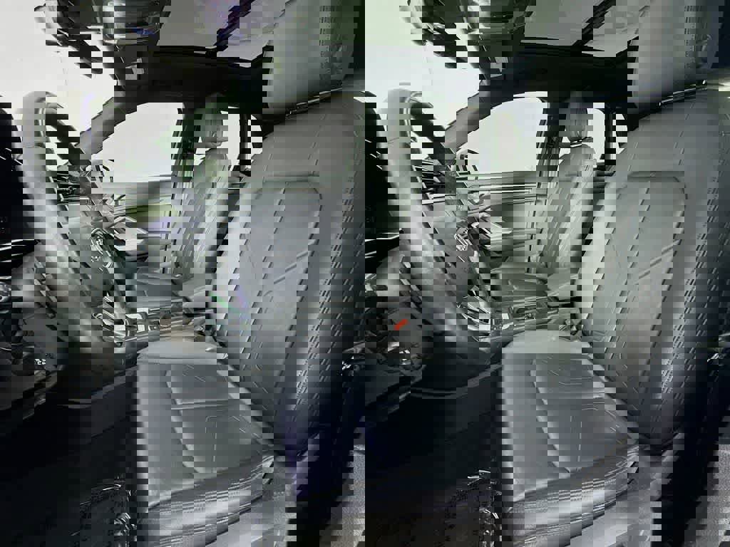 Used 2024 Audi Q3 2.0T Premium image 12