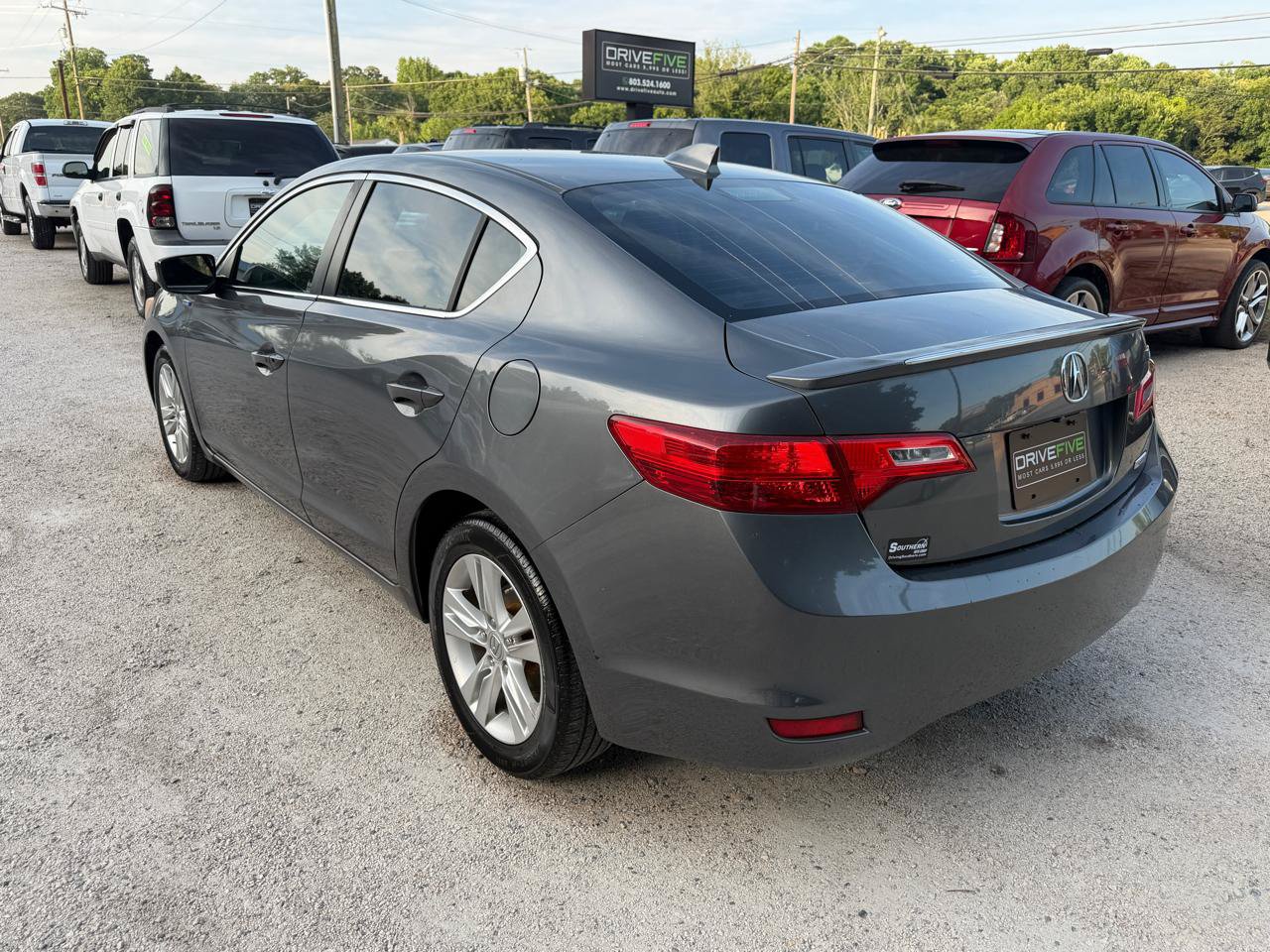 Used 2014 Acura ILX Hybrid w/ Technology Package FWD image 3