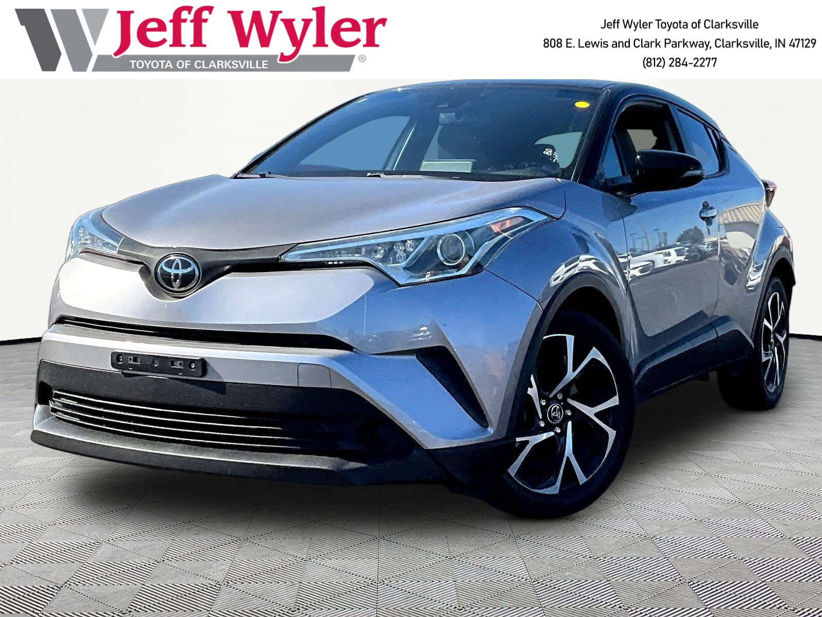 Used 2019 Toyota C-HR XLE FWD image 1