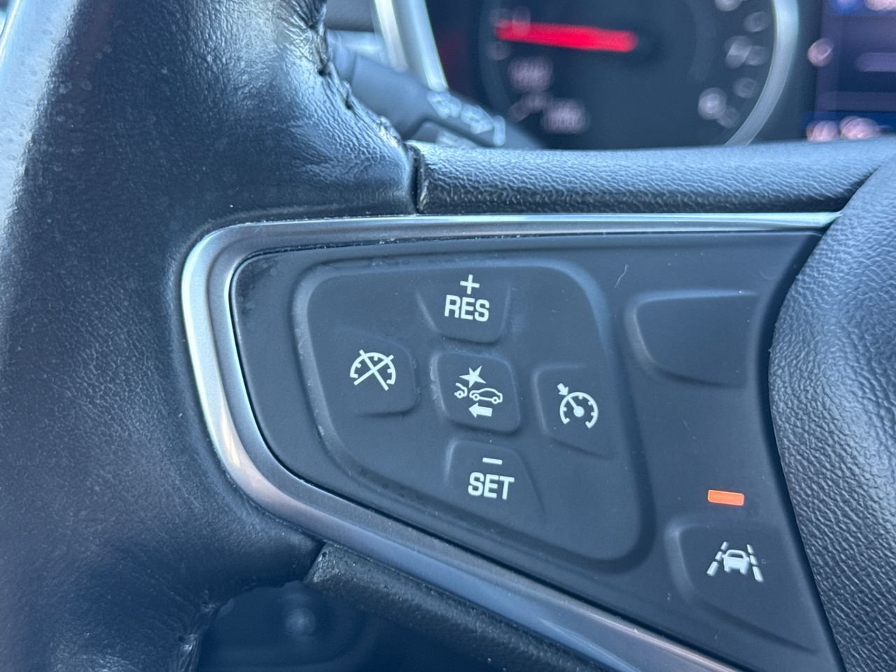 Used 2020 Chevrolet Equinox LT AWD/4WD image 25