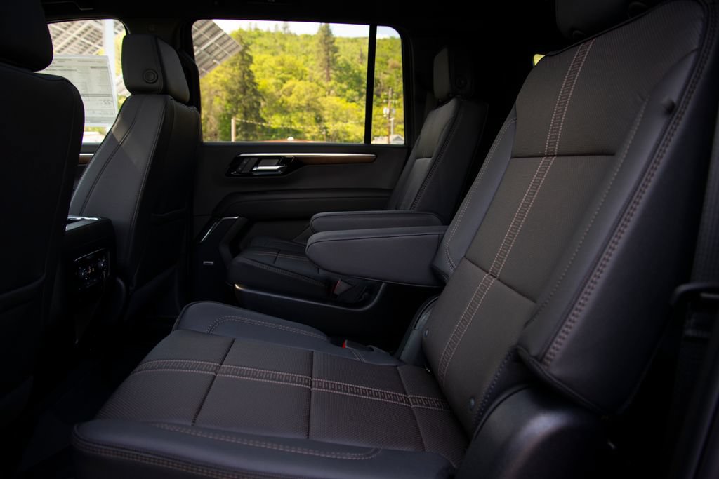 New 2026 Chevrolet Suburban High Country AWD/4WD image 12
