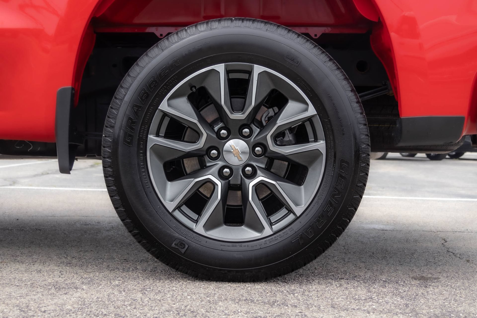 Used 2024 Chevrolet Silverado 1500 LT AWD/4WD image 46