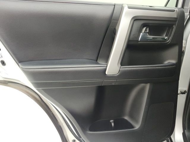 Used 2018 Toyota 4Runner SR5 Premium AWD/4WD image 9