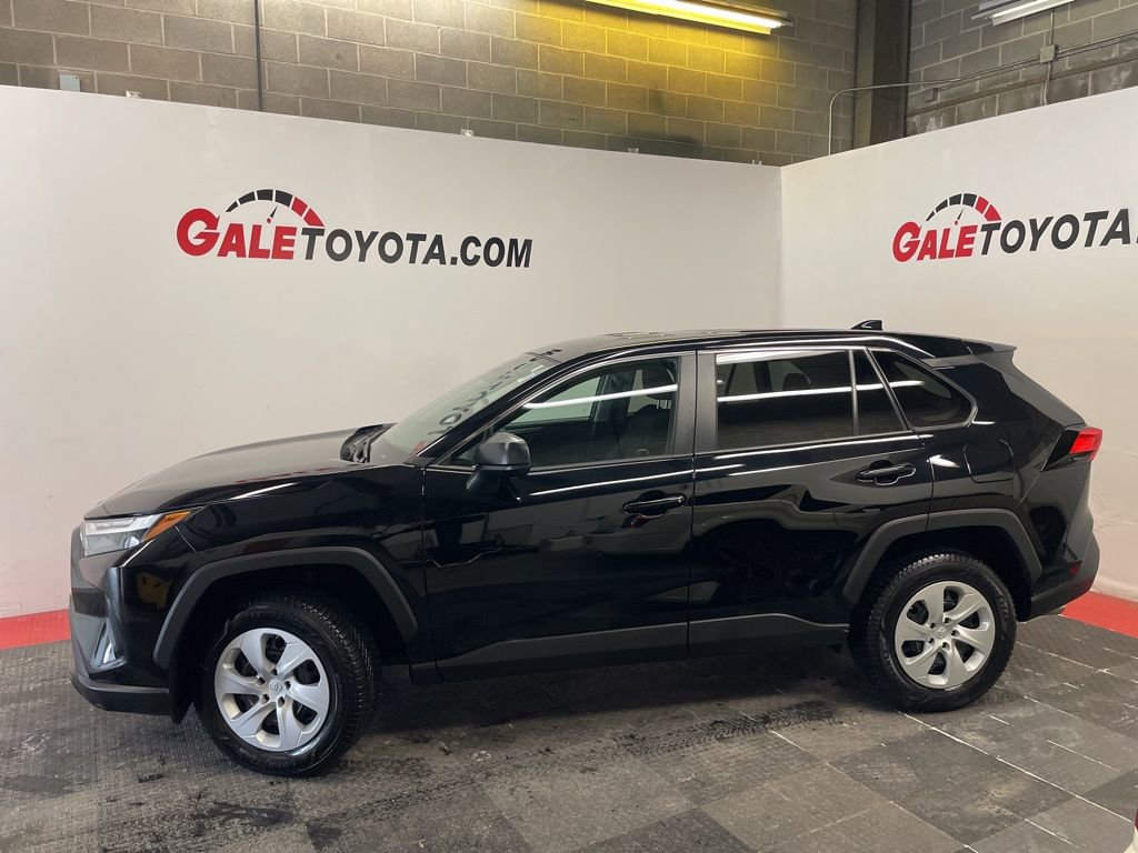 Used 2023 Toyota RAV4 LE image 9