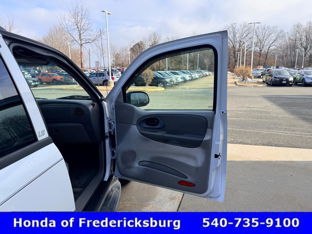 Used 2003 Chevrolet TrailBlazer LS w/ Preferred Equipment Group image 10