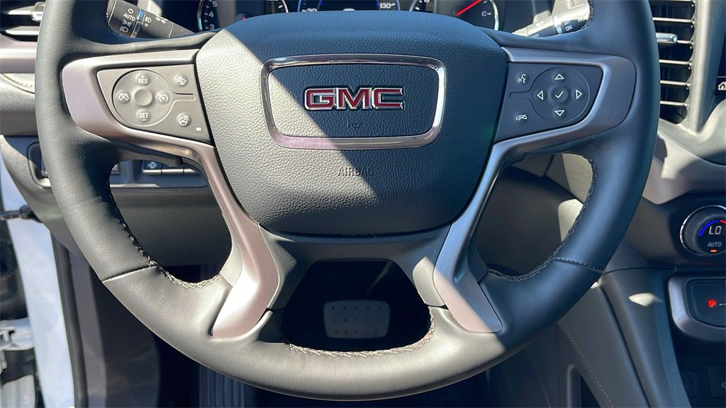 Used 2023 GMC Acadia AT4 w/ Technology Package image 22