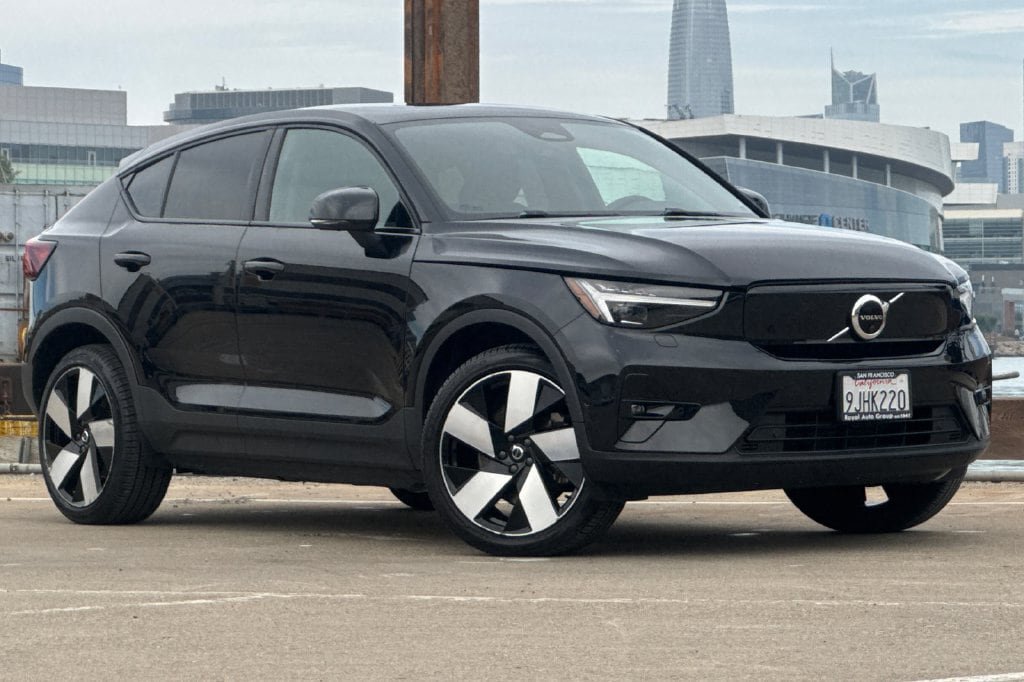 Certified 2023 Volvo C40 P8 Recharge Ultimate AWD/4WD image 1