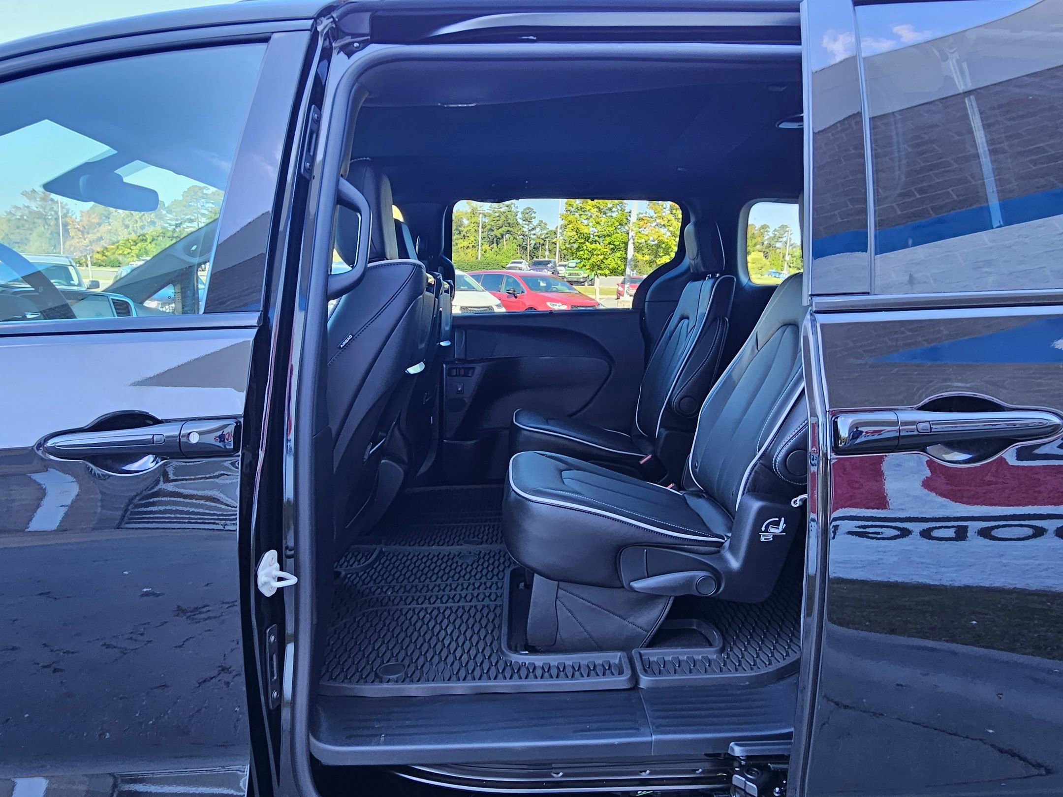 New 2026 Chrysler Pacifica Limited image 22