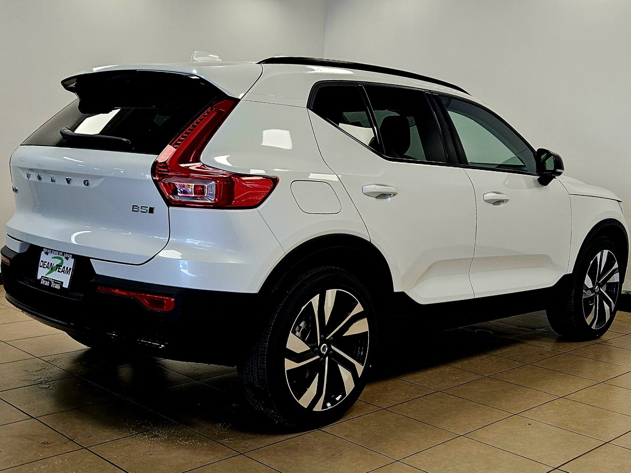 New 2026 Volvo XC40 B5 Ultra w/ Climate Package AWD/4WD image 5