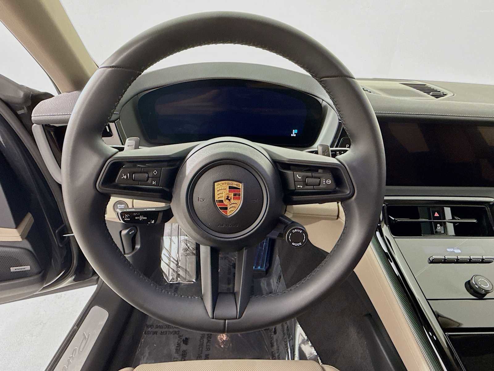 Certified 2025 Porsche Panamera RWD image 15