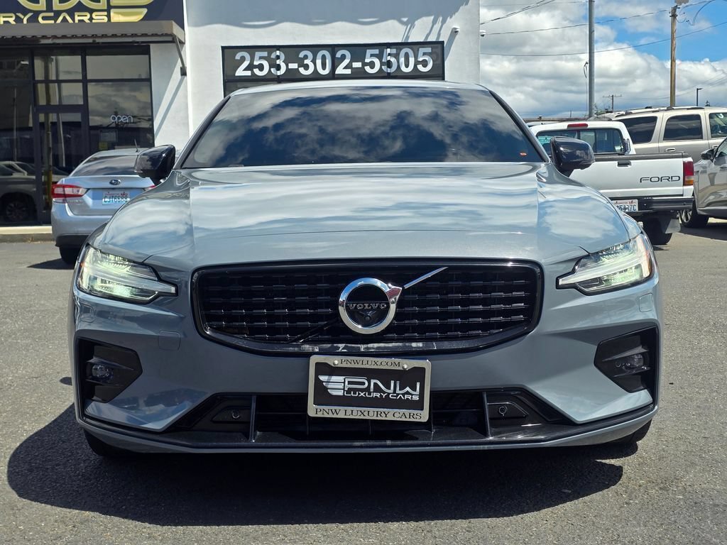 Used 2022 Volvo S60 B5 Momentum w/ Advanced Package FWD image 3