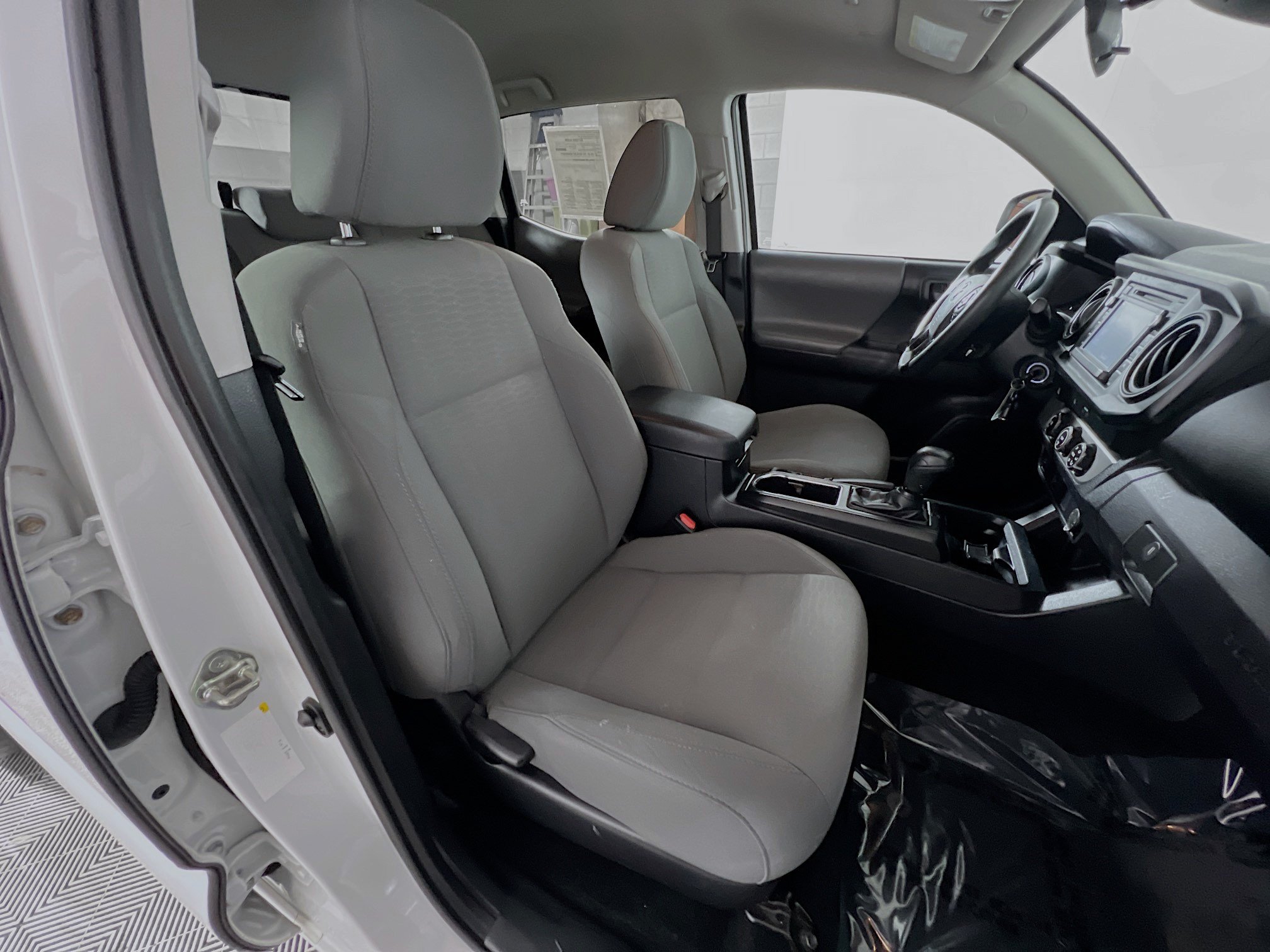 Used 2019 Toyota Tacoma SR w/ SR Convenience Package RWD image 29