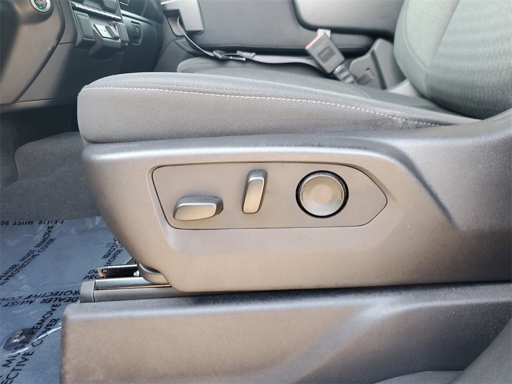 Used 2024 Chevrolet Silverado 1500 Custom image 17