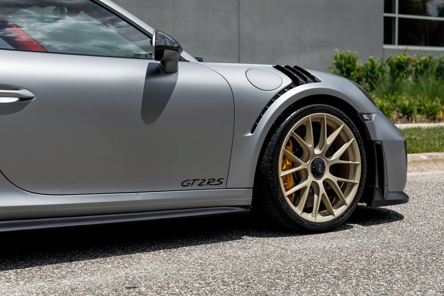 Used 2018 Porsche 911 GT2 RS w/ Weissach Package RWD image 11